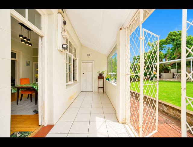 5 BEDROOM HOUSE FOR SALE IN GLENWOOD